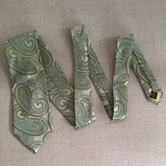 Countess Mara Paisley Pattern Silk Tie - Picture 6 of 6